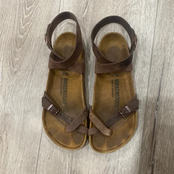 Women’s Mayari Birkenstock size 38! - Picture 2 of 4